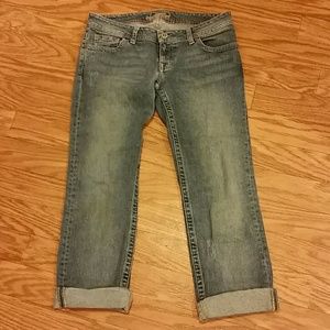 American Eagle Jean Capris.